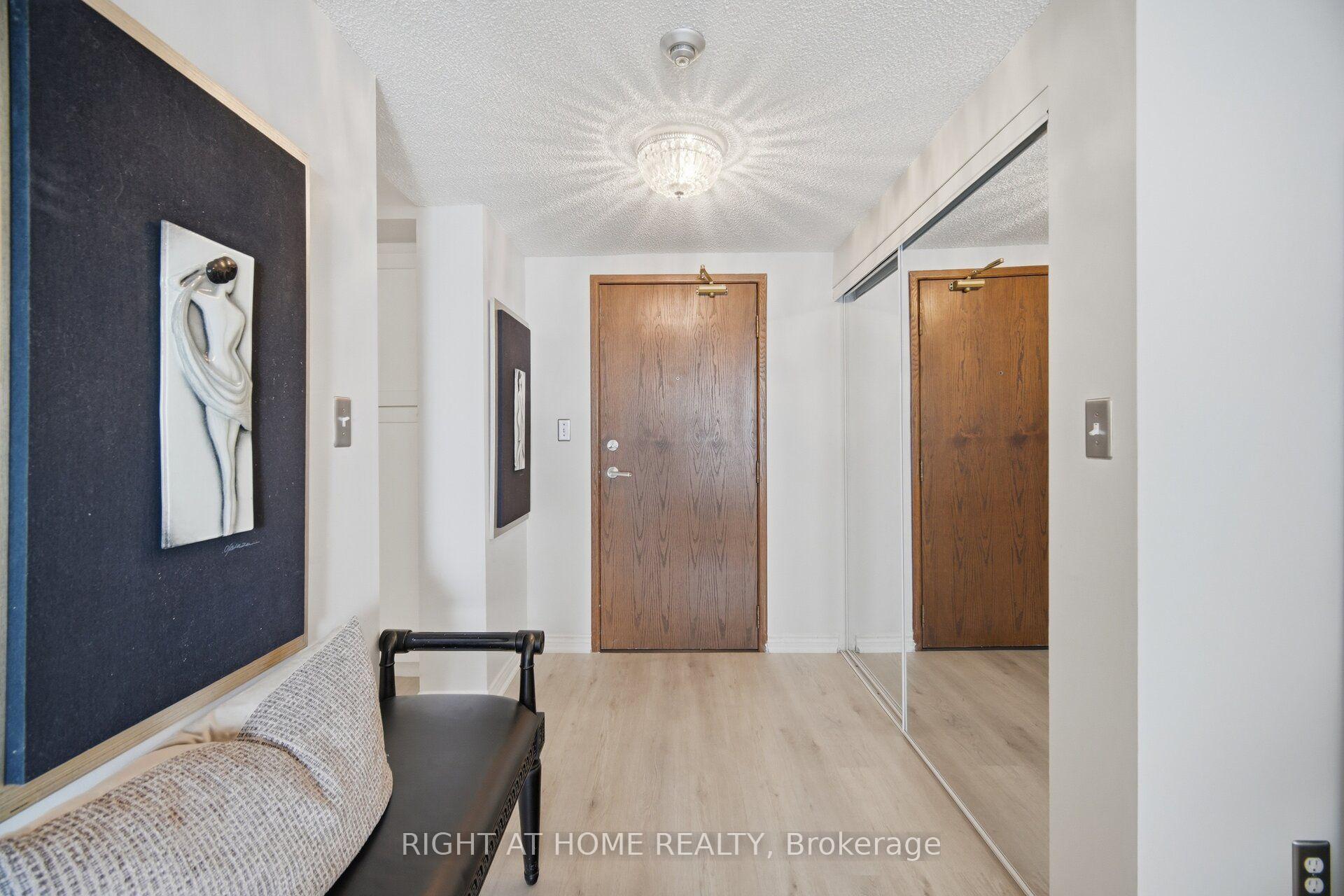 Photo 6 of Unit 1711, 1276 Maple Crossing Boulevard, Burlington, Brant — HOMEH