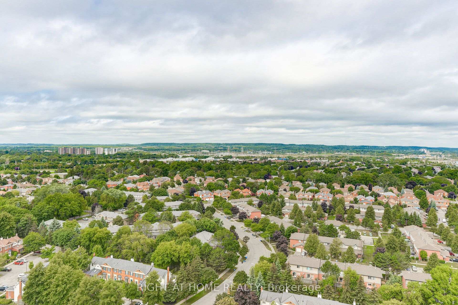 Photo 39 of Unit 1711, 1276 Maple Crossing Boulevard, Burlington, Brant — HOMEH