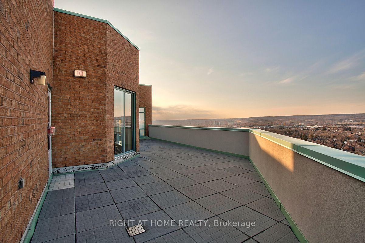 Photo 41 of Unit 1711, 1276 Maple Crossing Boulevard, Burlington, Brant — HOMEH