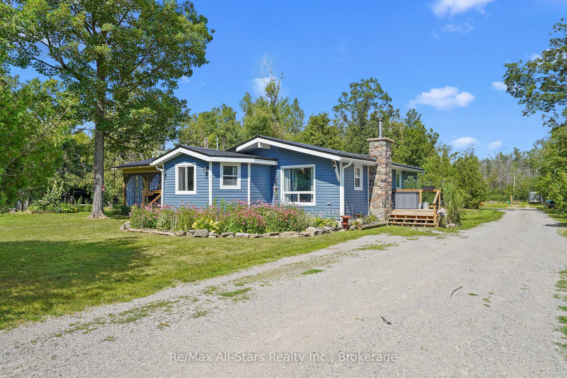 Photo 2 of 117 Echo Bay Road, Kawartha Lakes, Bobcaygeon — HOMEH