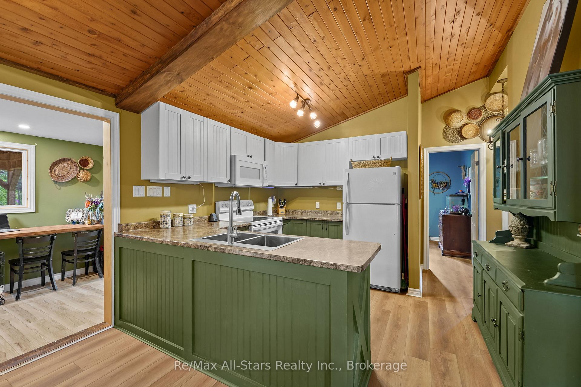 Photo 8 of 117 Echo Bay Road, Kawartha Lakes, Bobcaygeon — HOMEH