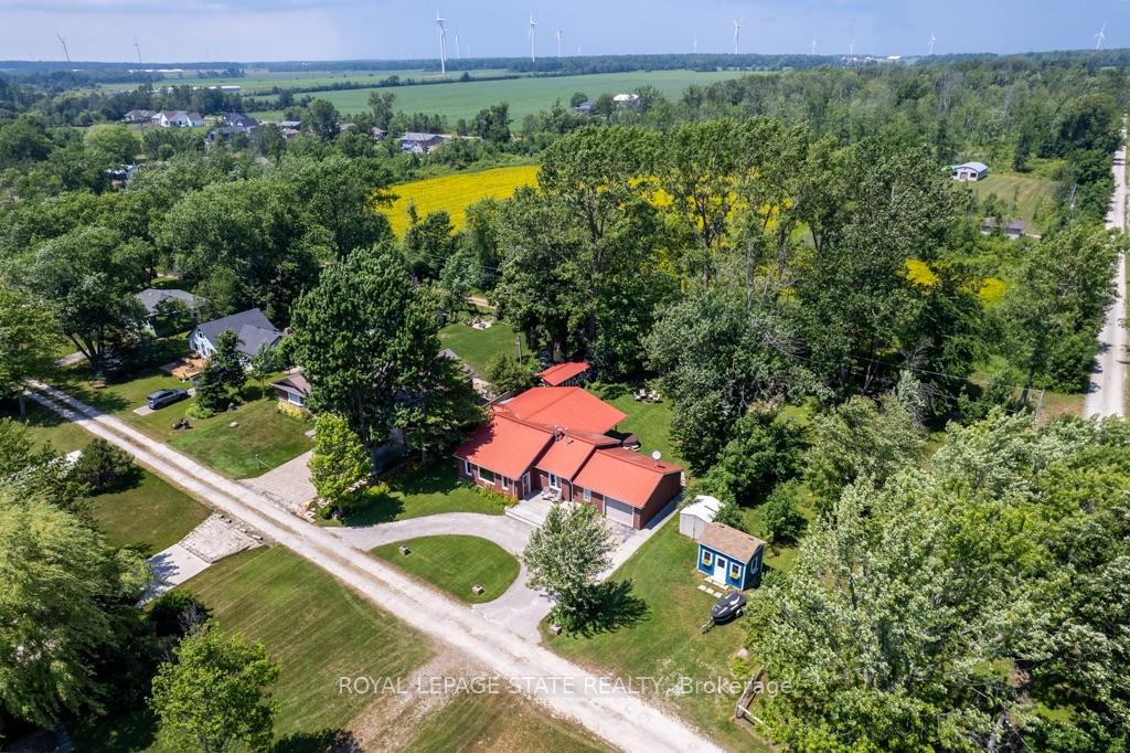 Photo 3 of 23 Lakeview Line, Haldimand, Dunnville — HOMEH