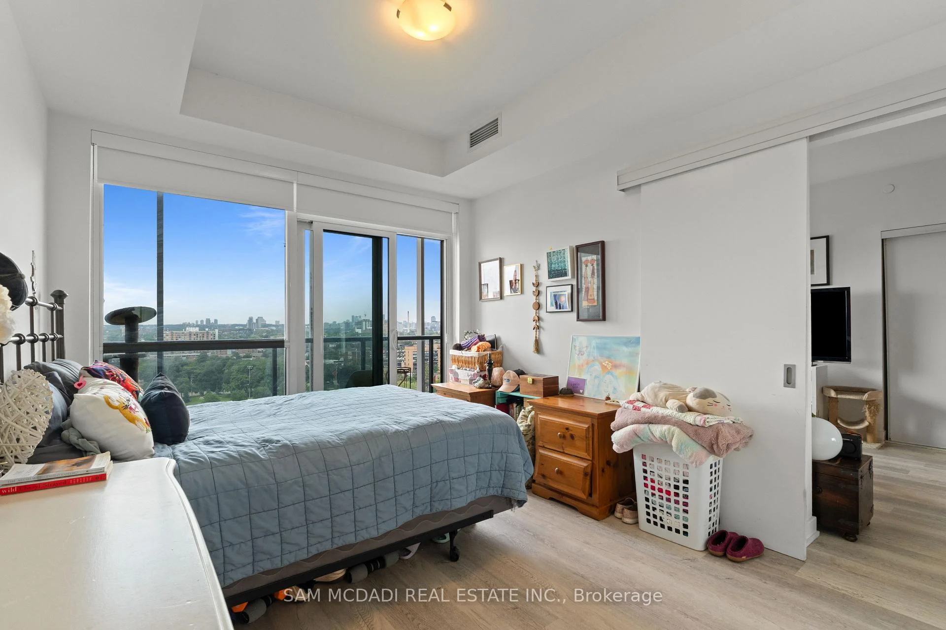 Photo 18 of Unit 1308, 30 Ordnance Street, Toronto, Niagara — HOMEH