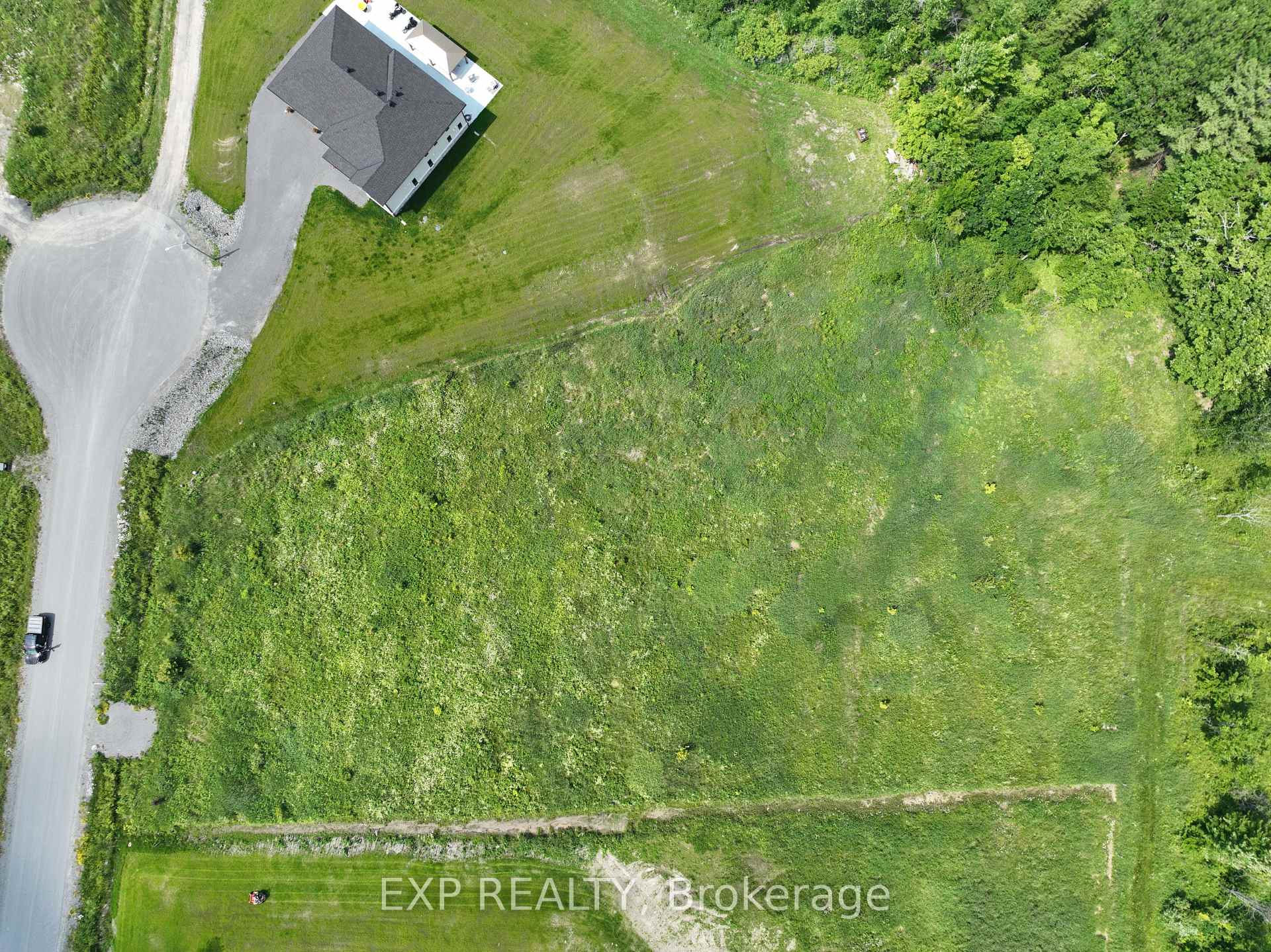 Photo 8 of 26 Nirmala Drive, Ottawa, Cumberland Estates — HOMEH