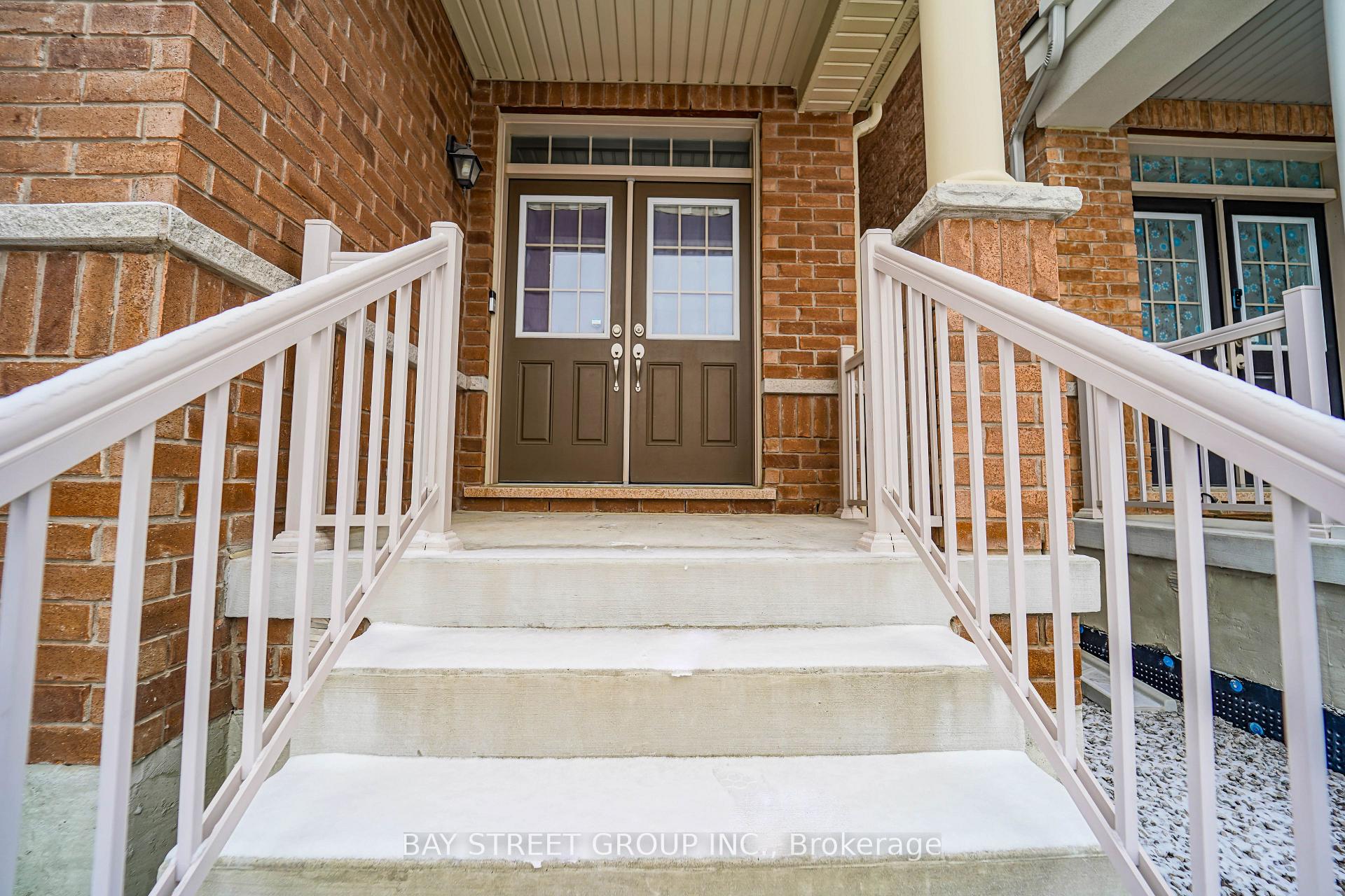Photo 2 of 7 Gordon Landon Drive, Markham, Cornell — HOMEH