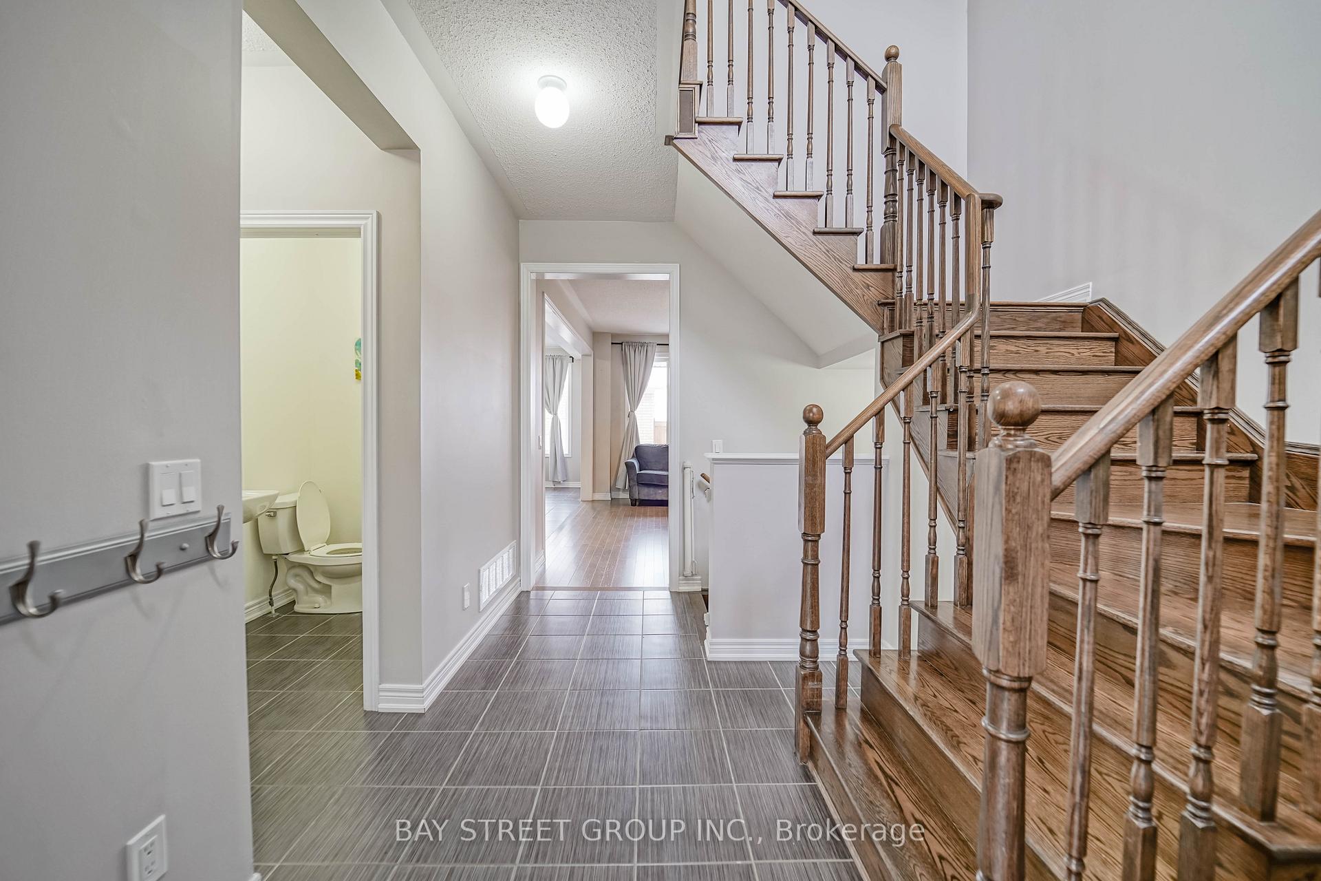 Photo 3 of 7 Gordon Landon Drive, Markham, Cornell — HOMEH