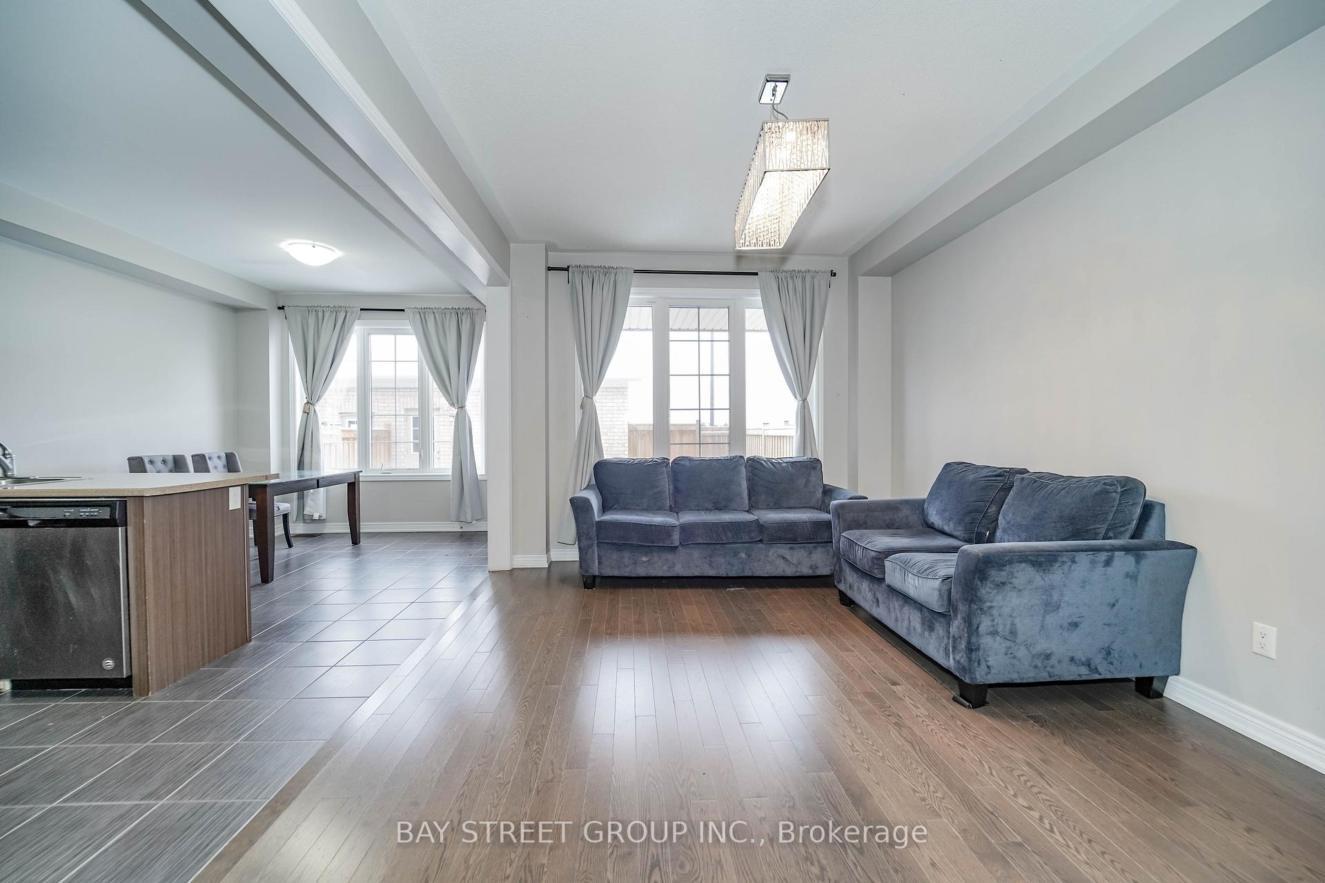 Photo 13 of 7 Gordon Landon Drive, Markham, Cornell — HOMEH