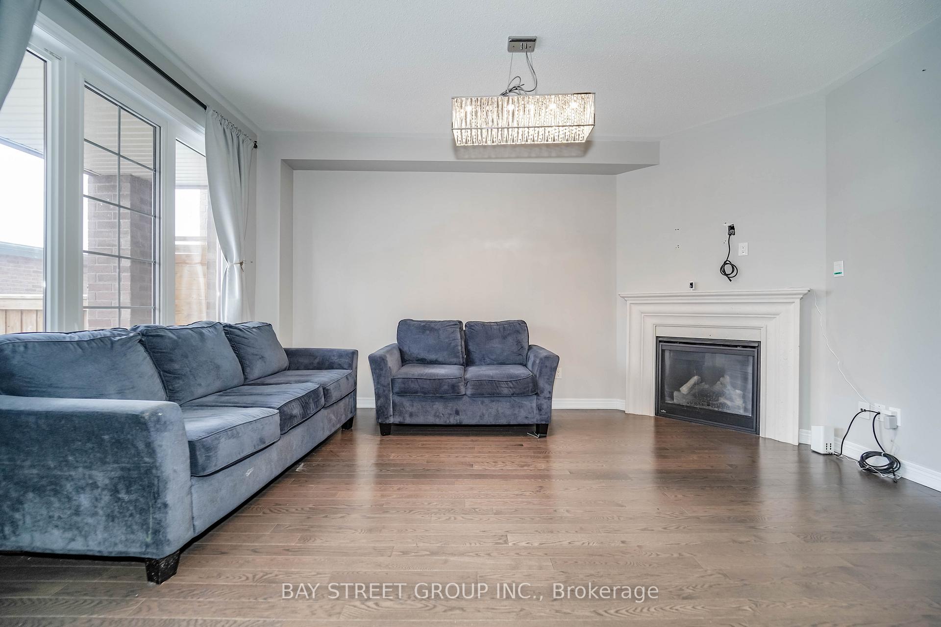 Photo 14 of 7 Gordon Landon Drive, Markham, Cornell — HOMEH