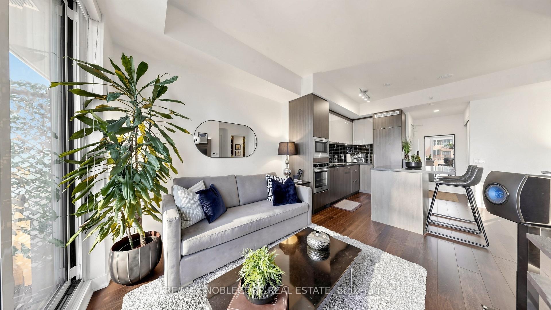 Photo 1 of 115 Blue Jays Way, Toronto, Waterfront Communities — HOMEH