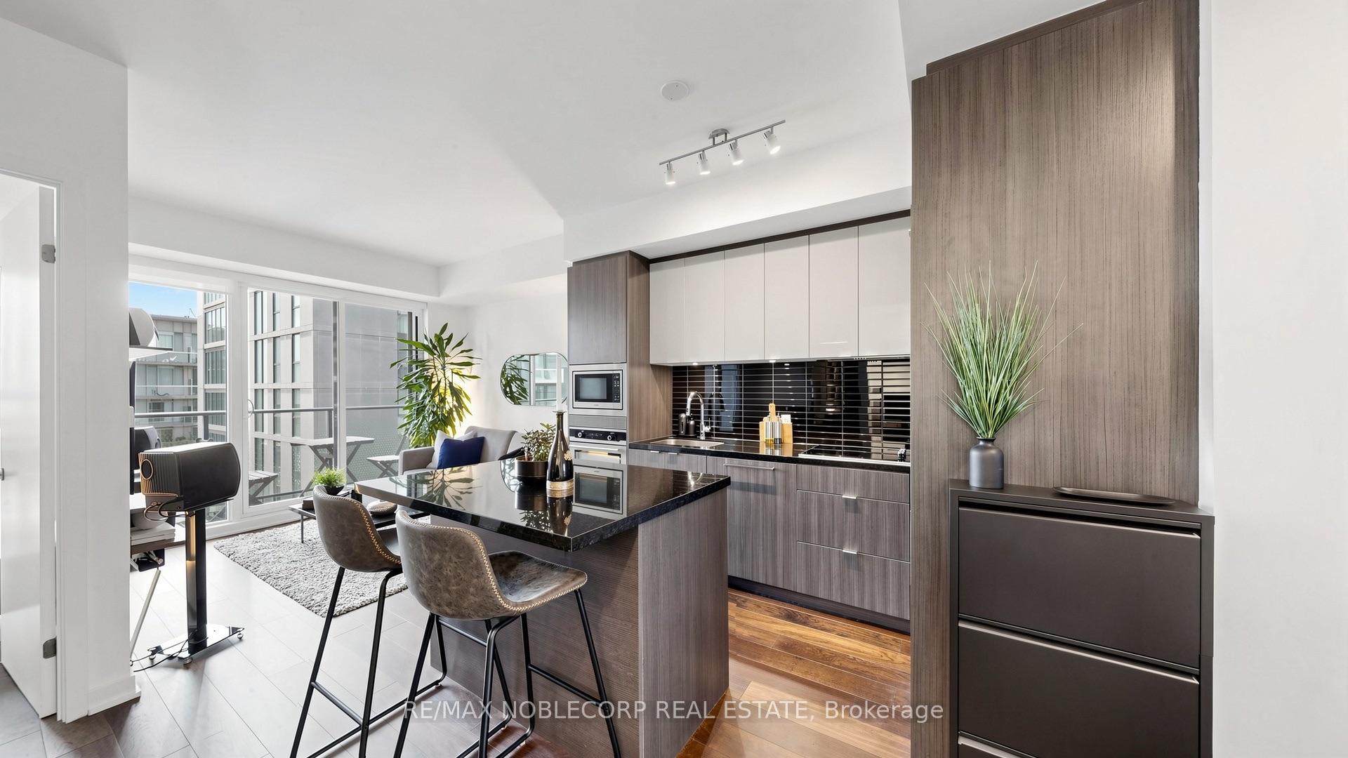 Photo 9 of 115 Blue Jays Way, Toronto, Waterfront Communities — HOMEH