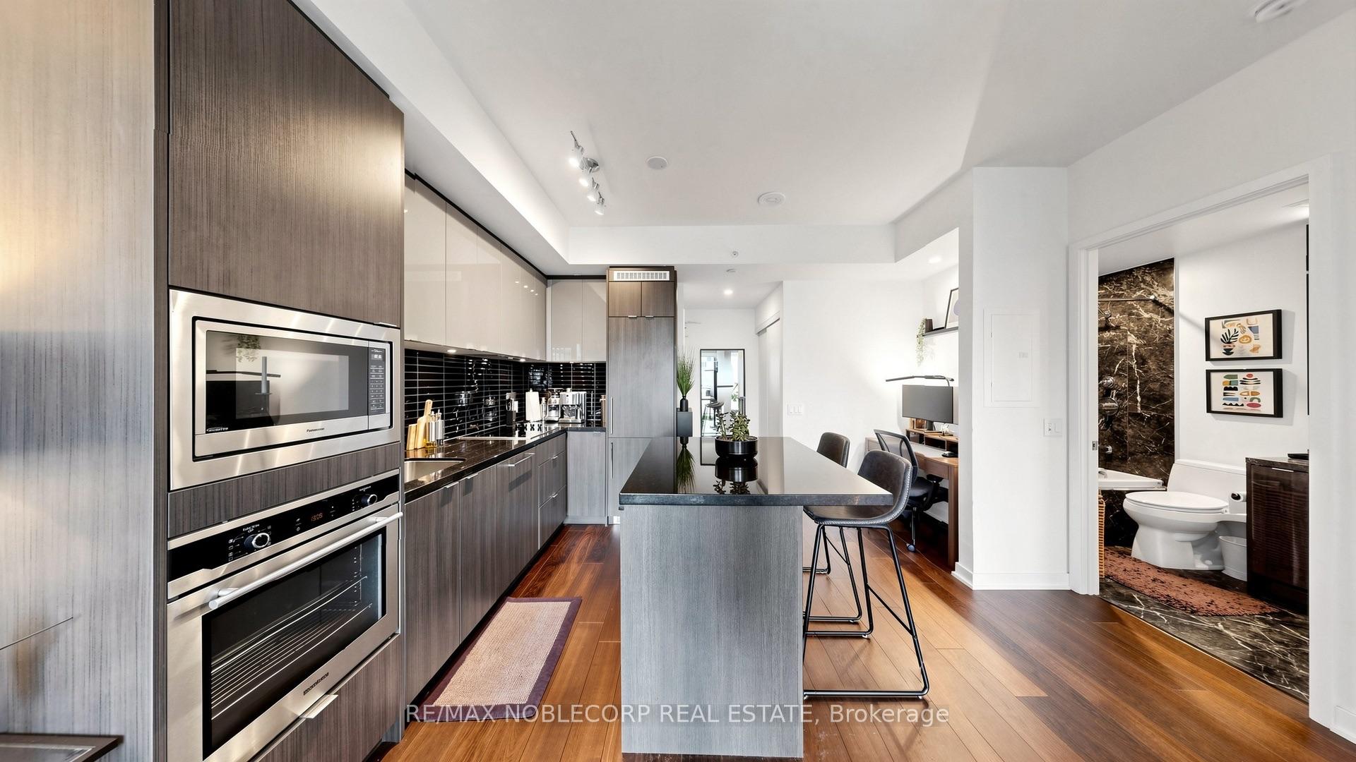 Photo 10 of 115 Blue Jays Way, Toronto, Waterfront Communities — HOMEH