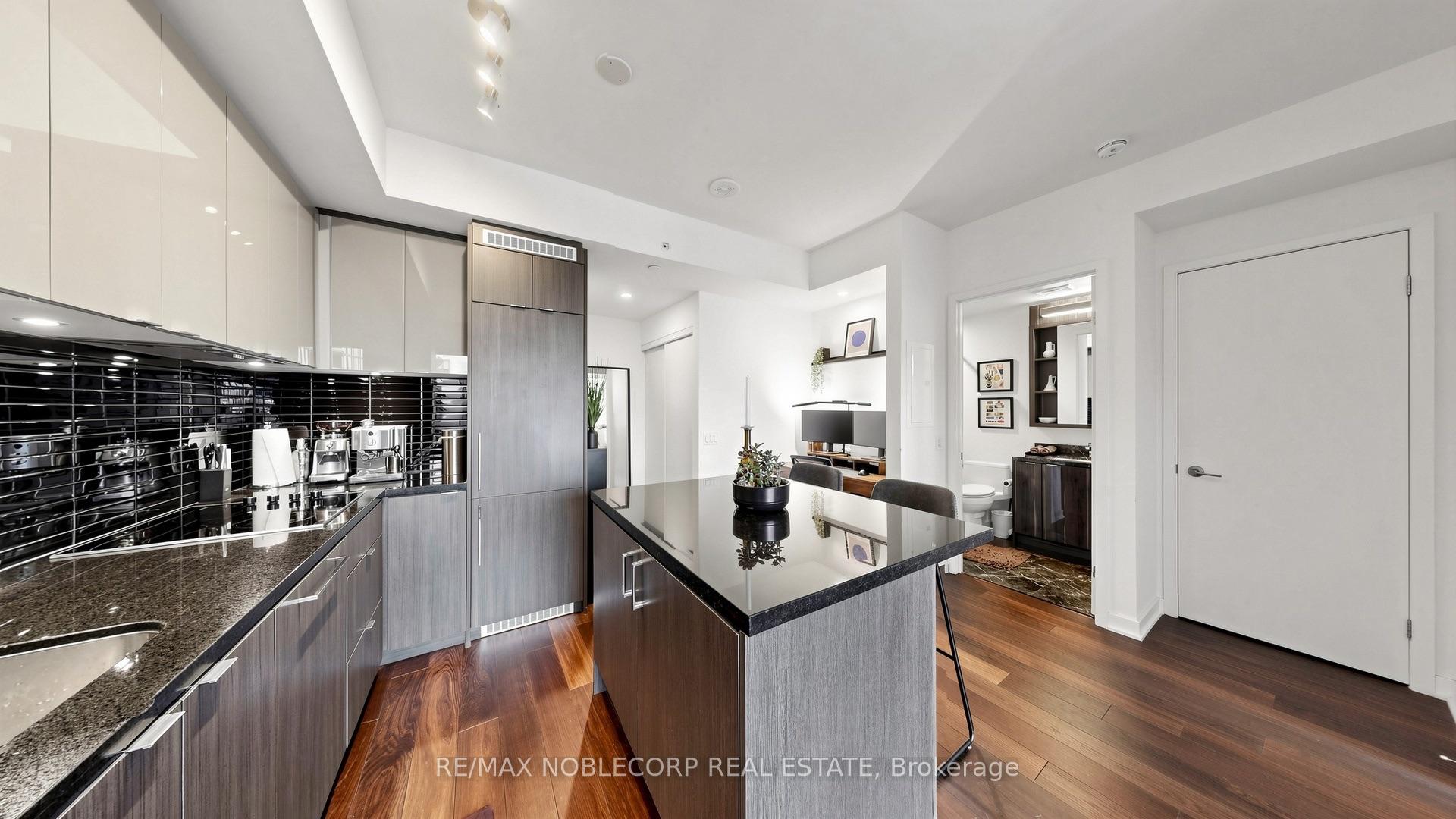 Photo 11 of 115 Blue Jays Way, Toronto, Waterfront Communities — HOMEH