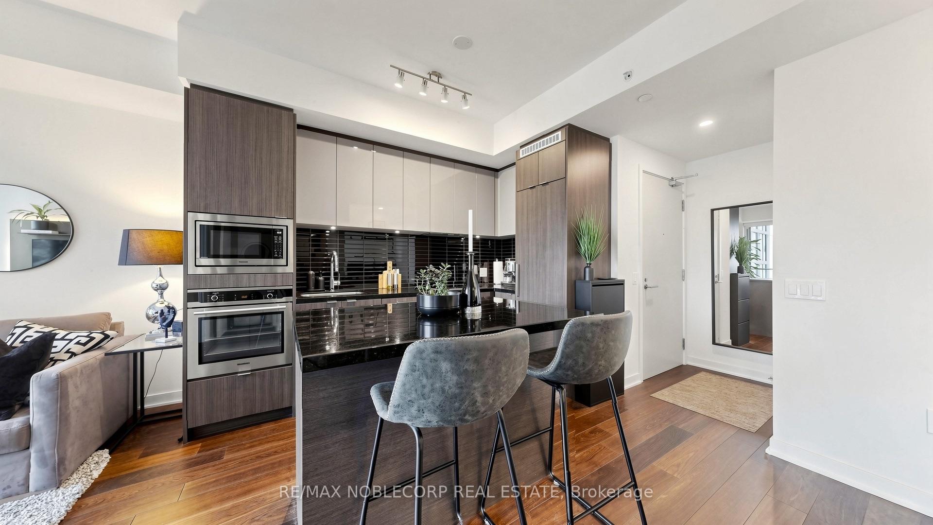 Photo 12 of 115 Blue Jays Way, Toronto, Waterfront Communities — HOMEH