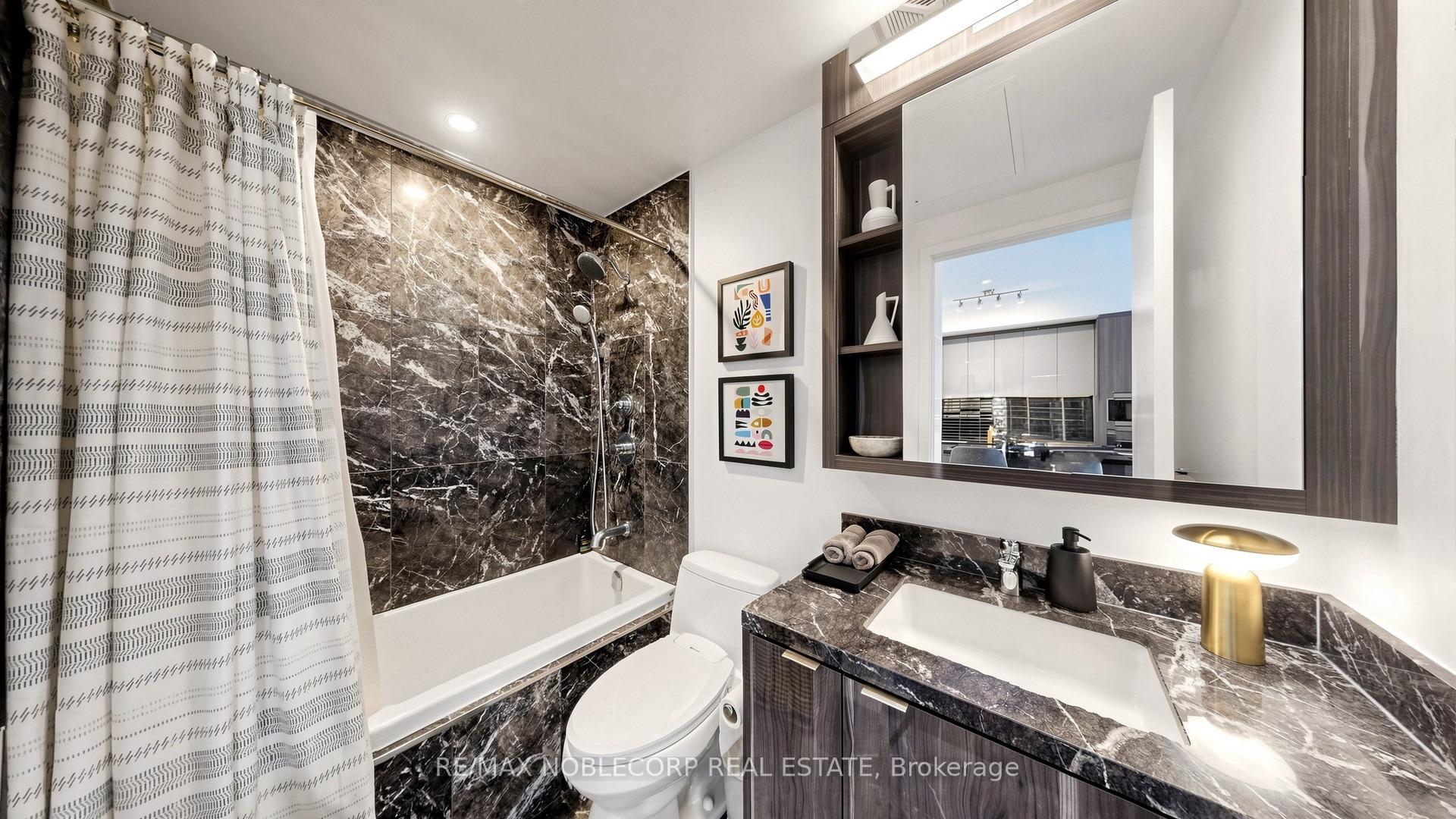 Photo 18 of 115 Blue Jays Way, Toronto, Waterfront Communities — HOMEH
