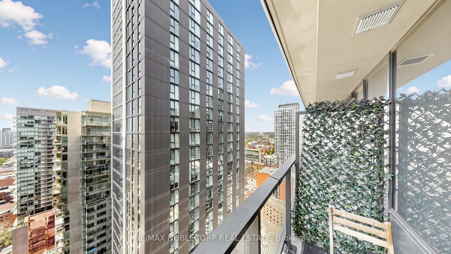 Photo 22 of 115 Blue Jays Way, Toronto, Waterfront Communities — HOMEH