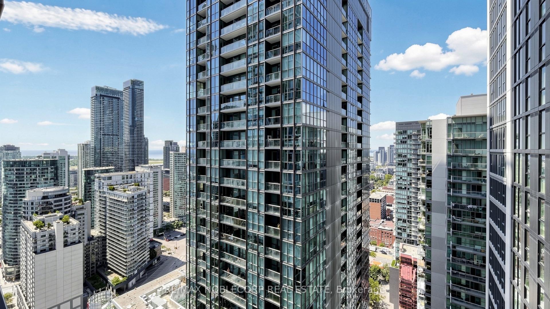 Photo 23 of 115 Blue Jays Way, Toronto, Waterfront Communities — HOMEH