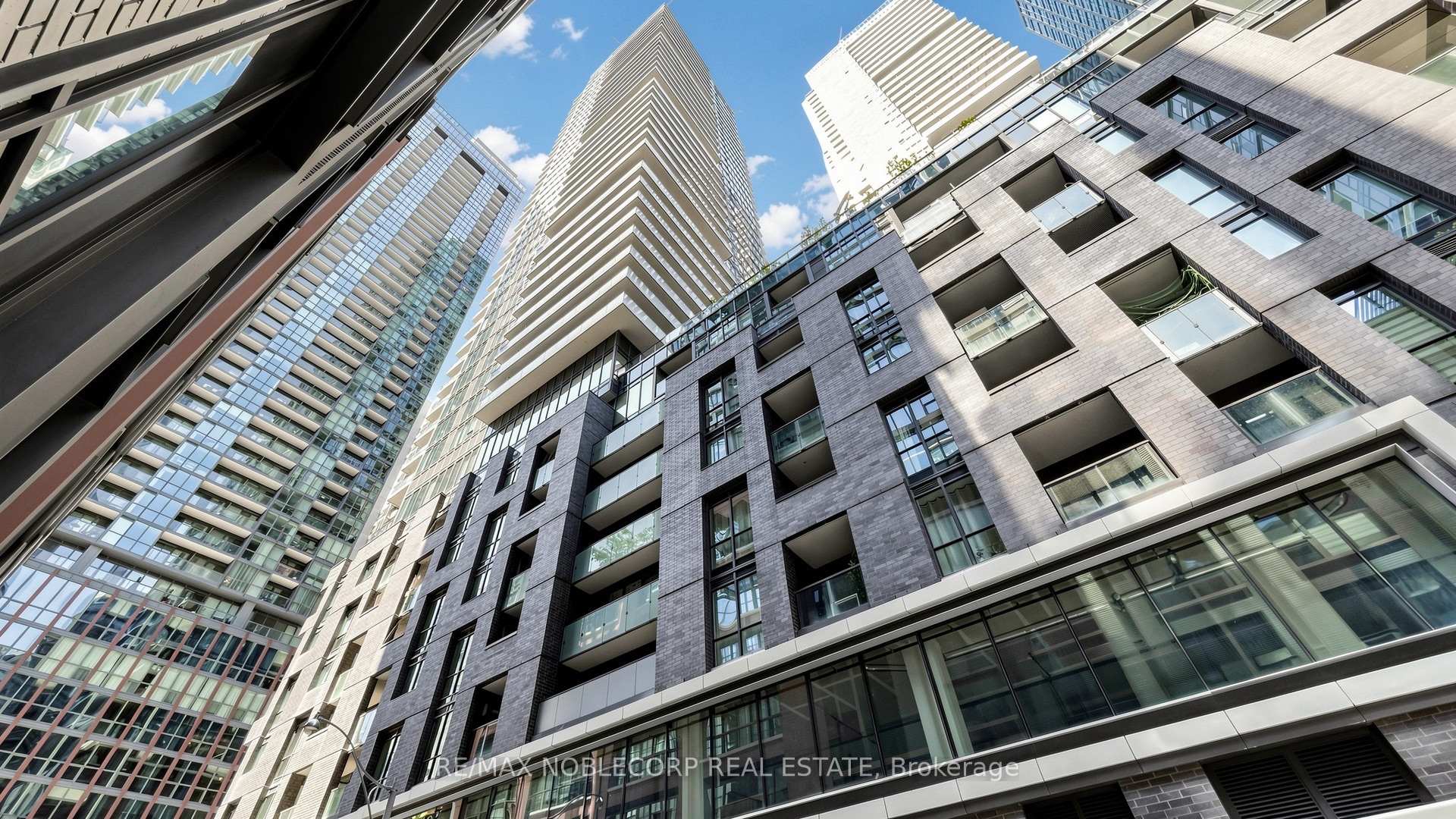 Photo 33 of 115 Blue Jays Way, Toronto, Waterfront Communities — HOMEH