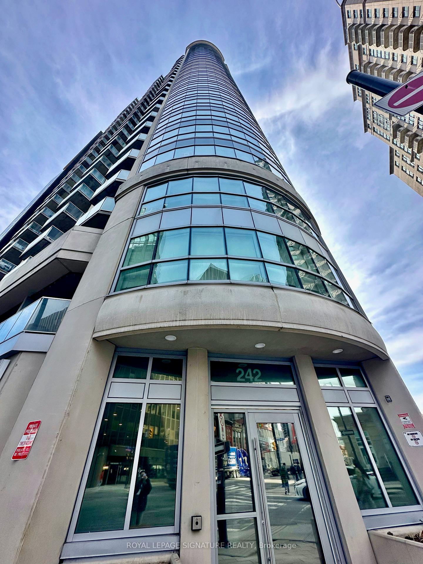 Front of Unit 1208, 242 Rideau Street