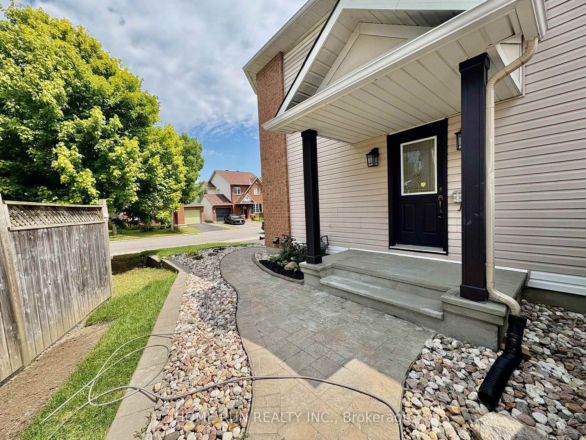 Photo 3 of 52 Collington Street, Ottawa, Barrhaven East — HOMEH