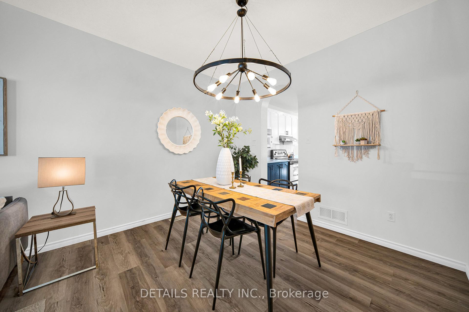 Photo 9 of 757 Schubert Circle, Ottawa, Avalon East — HOMEH