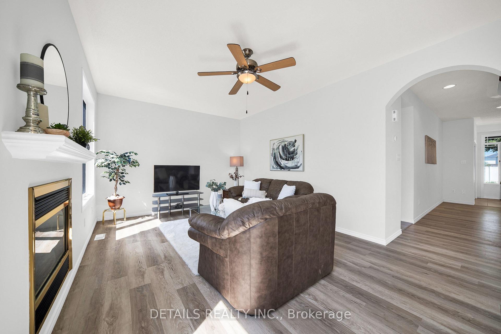 Photo 16 of 757 Schubert Circle, Ottawa, Avalon East — HOMEH