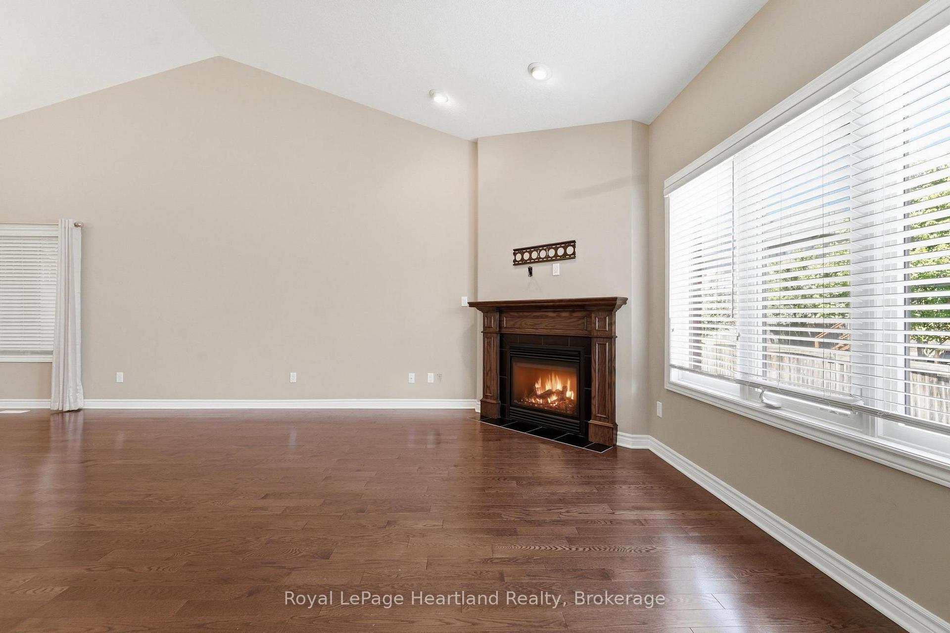 Photo 14 of Unit 18, 518 Blue Jay Drive, London, North B — HOMEH