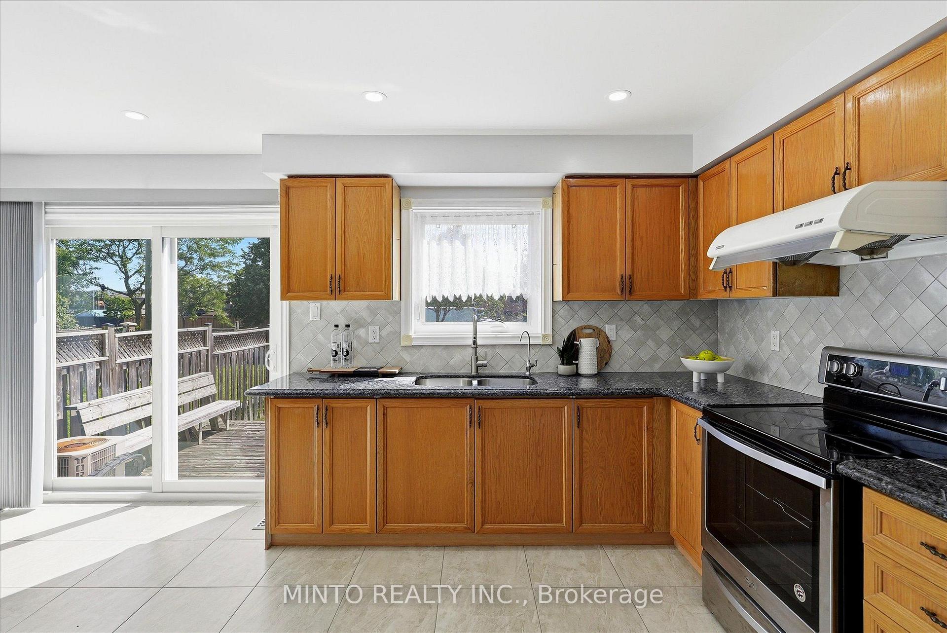 Photo 16 of 169 Kenborough Court, Markham, Milliken Mills East — HOMEH