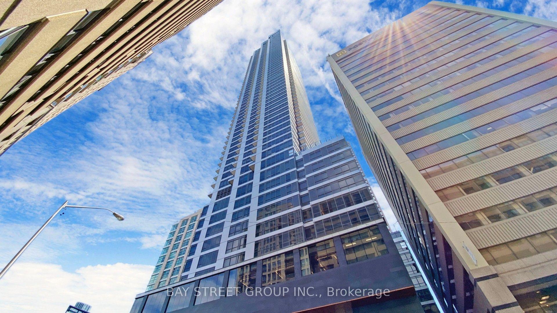 Photo 3 of Unit 4206, 395 Bloor Street E, Toronto, North St. James Town — HOMEH