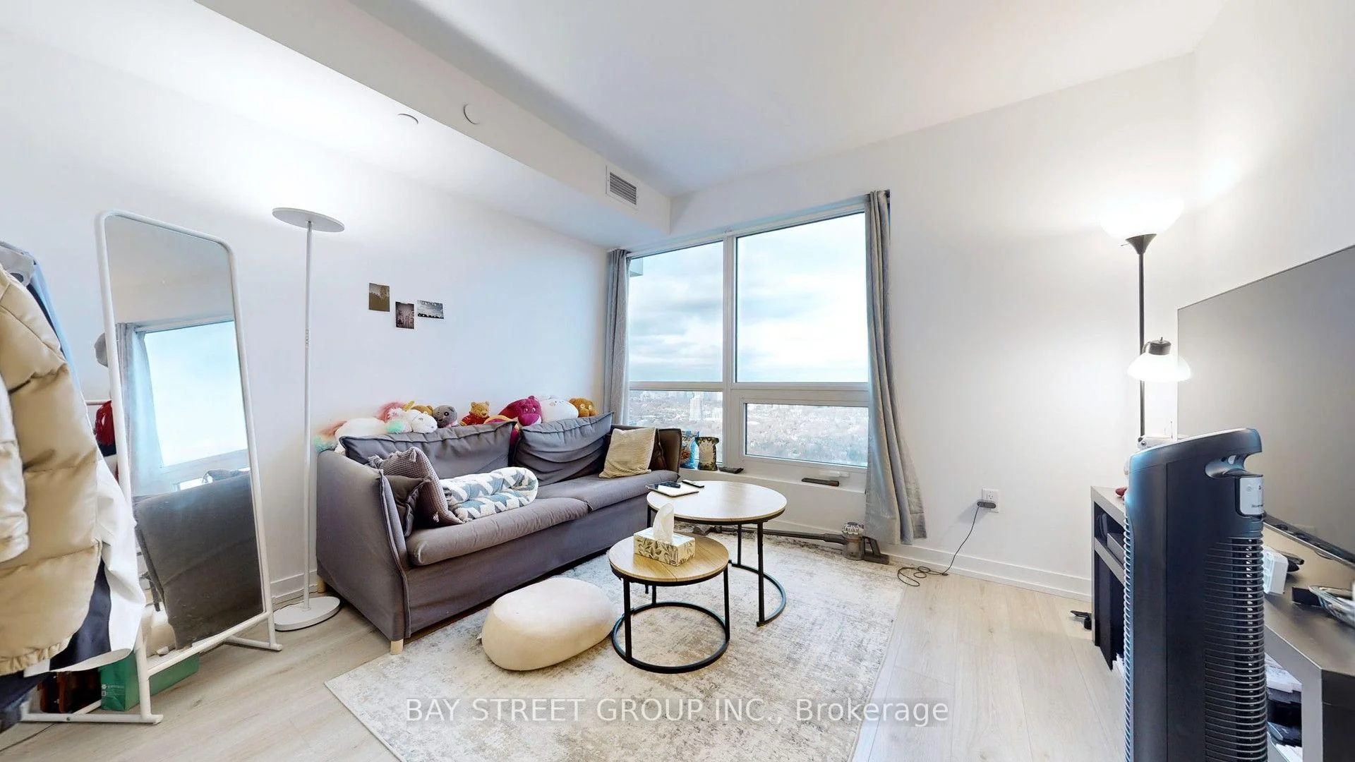 Photo 9 of Unit 4206, 395 Bloor Street E, Toronto, North St. James Town — HOMEH