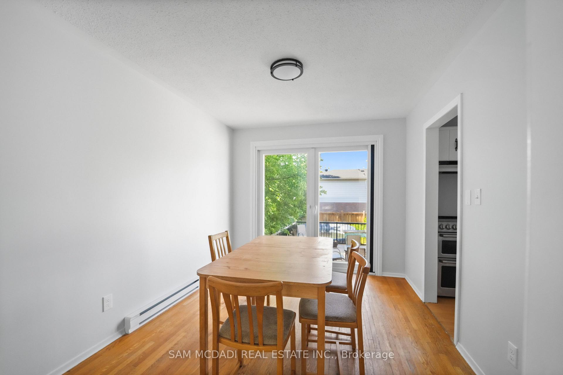 Photo 7 of 70 Briar Road, Barrie, Allandale Heights — HOMEH