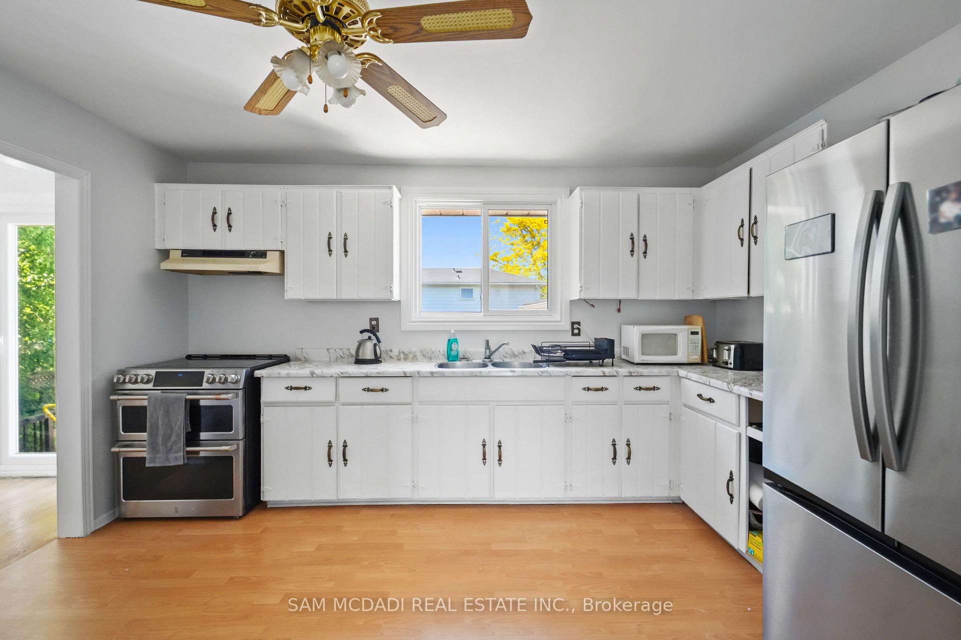 Photo 11 of 70 Briar Road, Barrie, Allandale Heights — HOMEH