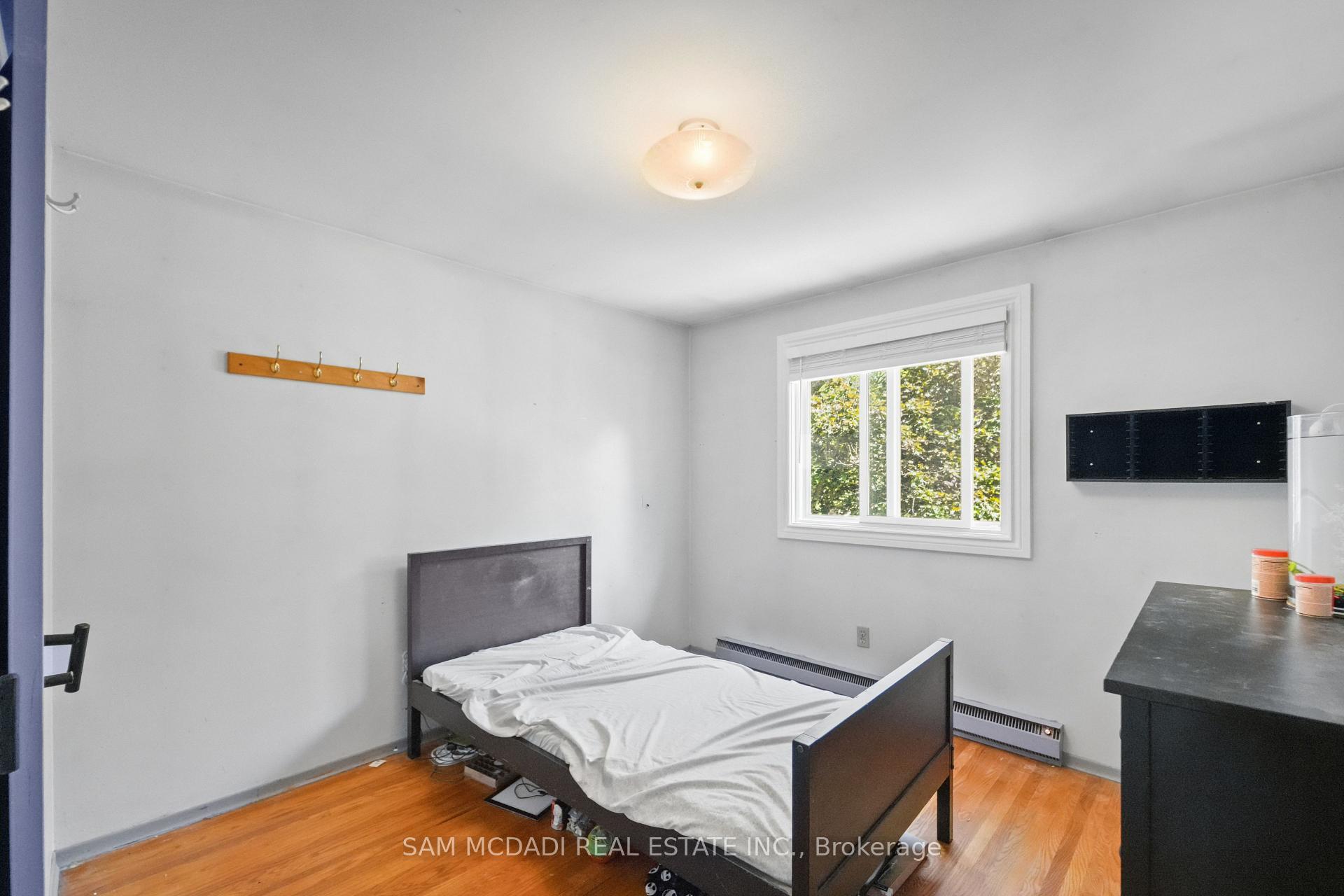 Photo 20 of 70 Briar Road, Barrie, Allandale Heights — HOMEH