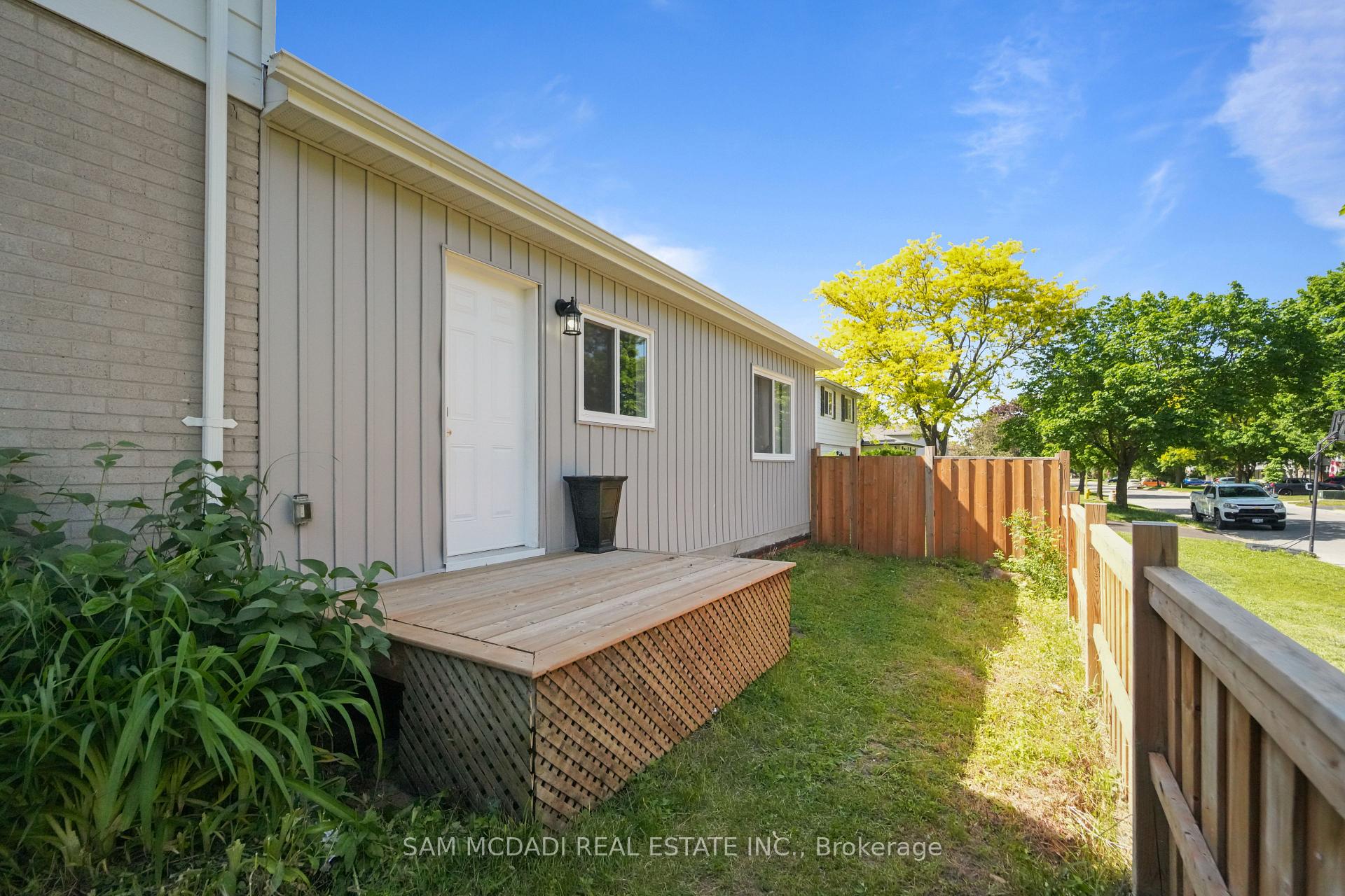 Photo 33 of 70 Briar Road, Barrie, Allandale Heights — HOMEH