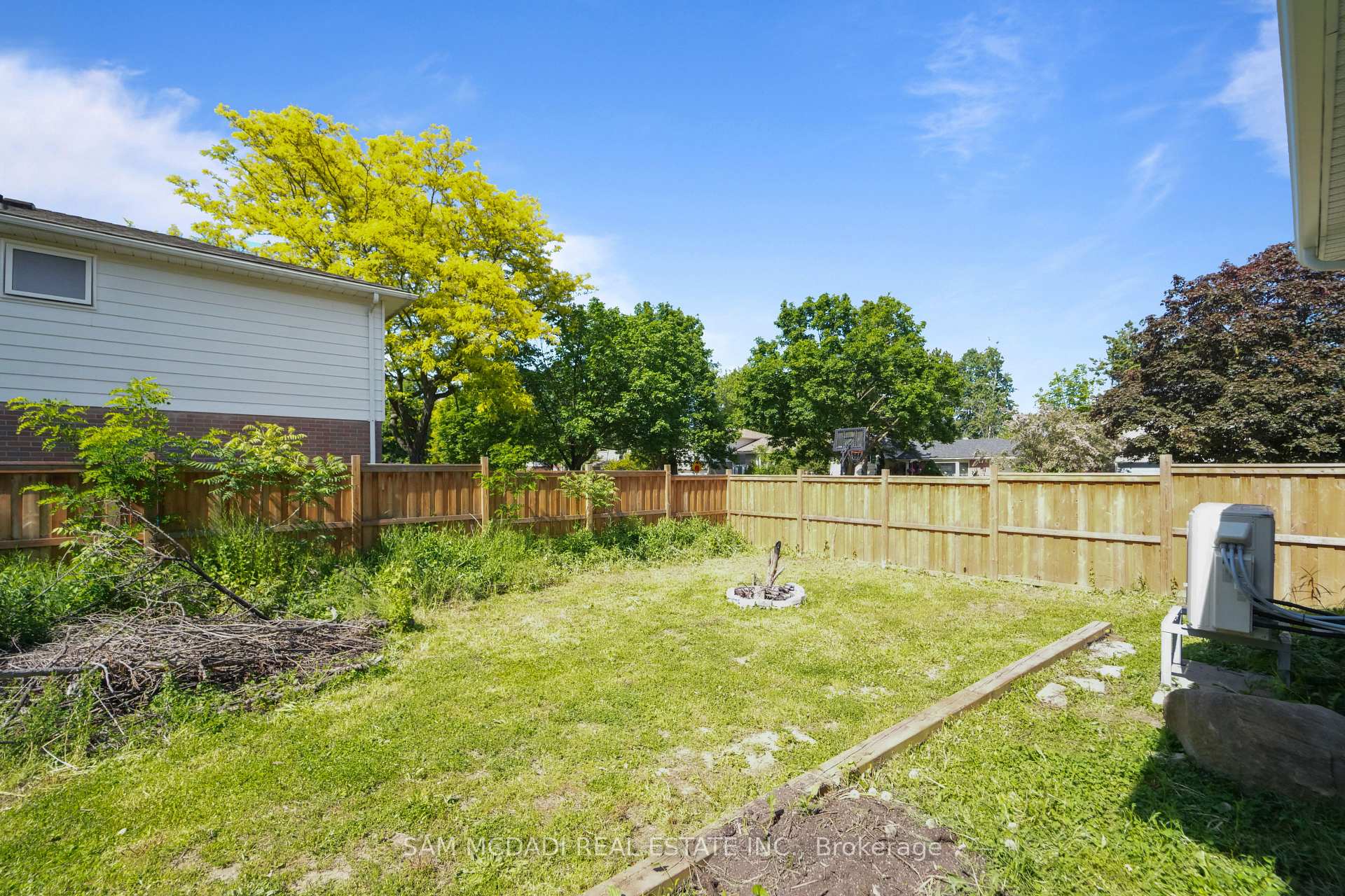 Photo 38 of 70 Briar Road, Barrie, Allandale Heights — HOMEH