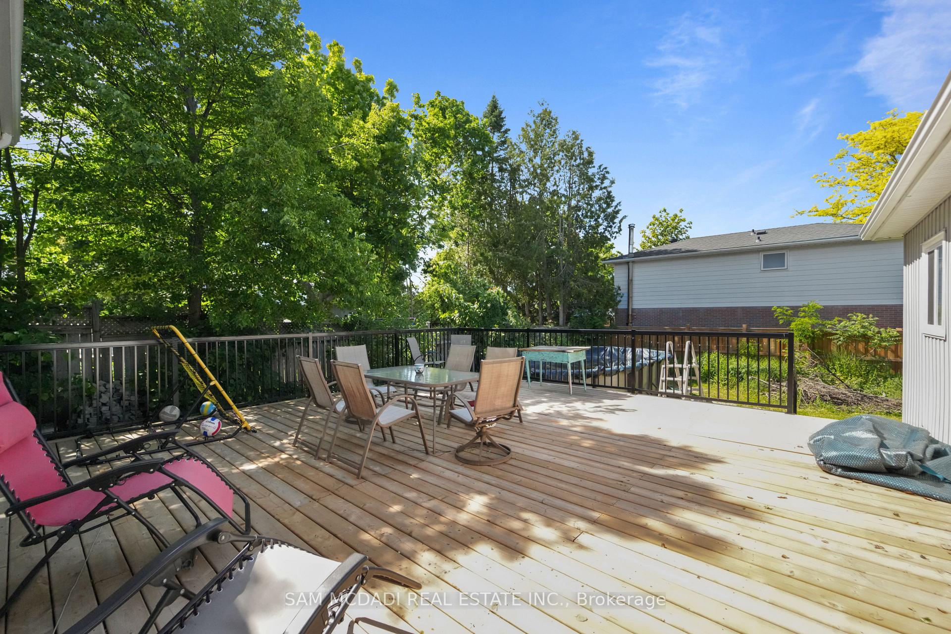 Photo 40 of 70 Briar Road, Barrie, Allandale Heights — HOMEH