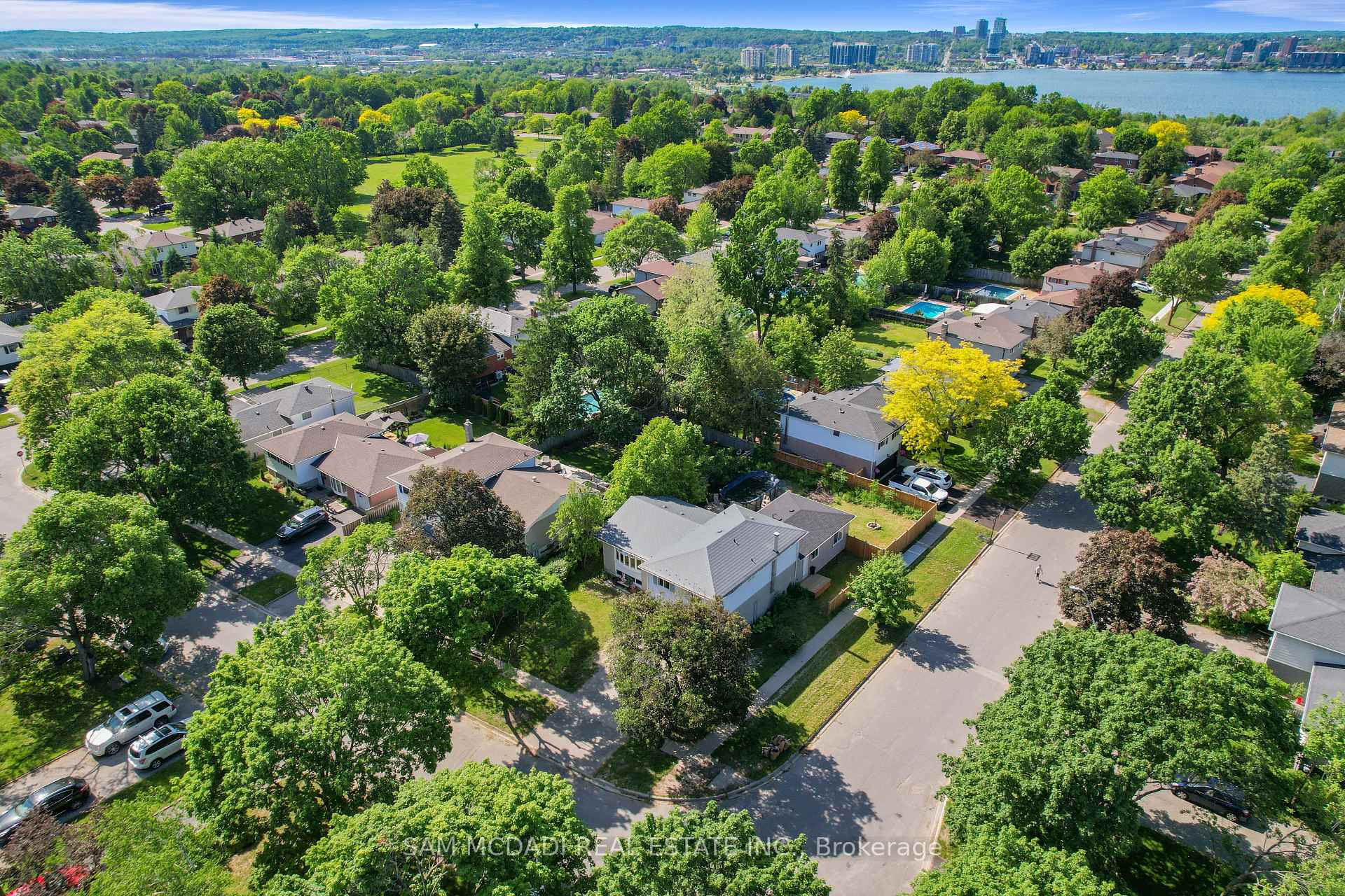 Photo 44 of 70 Briar Road, Barrie, Allandale Heights — HOMEH
