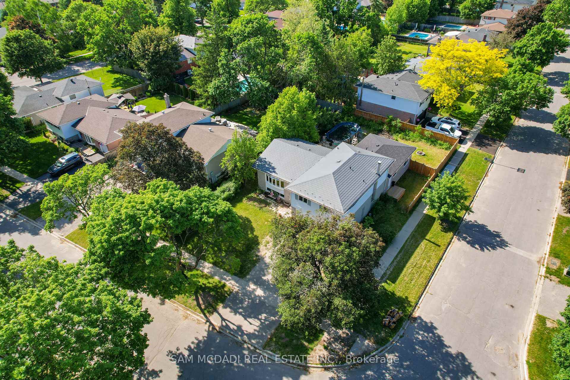 Photo 47 of 70 Briar Road, Barrie, Allandale Heights — HOMEH