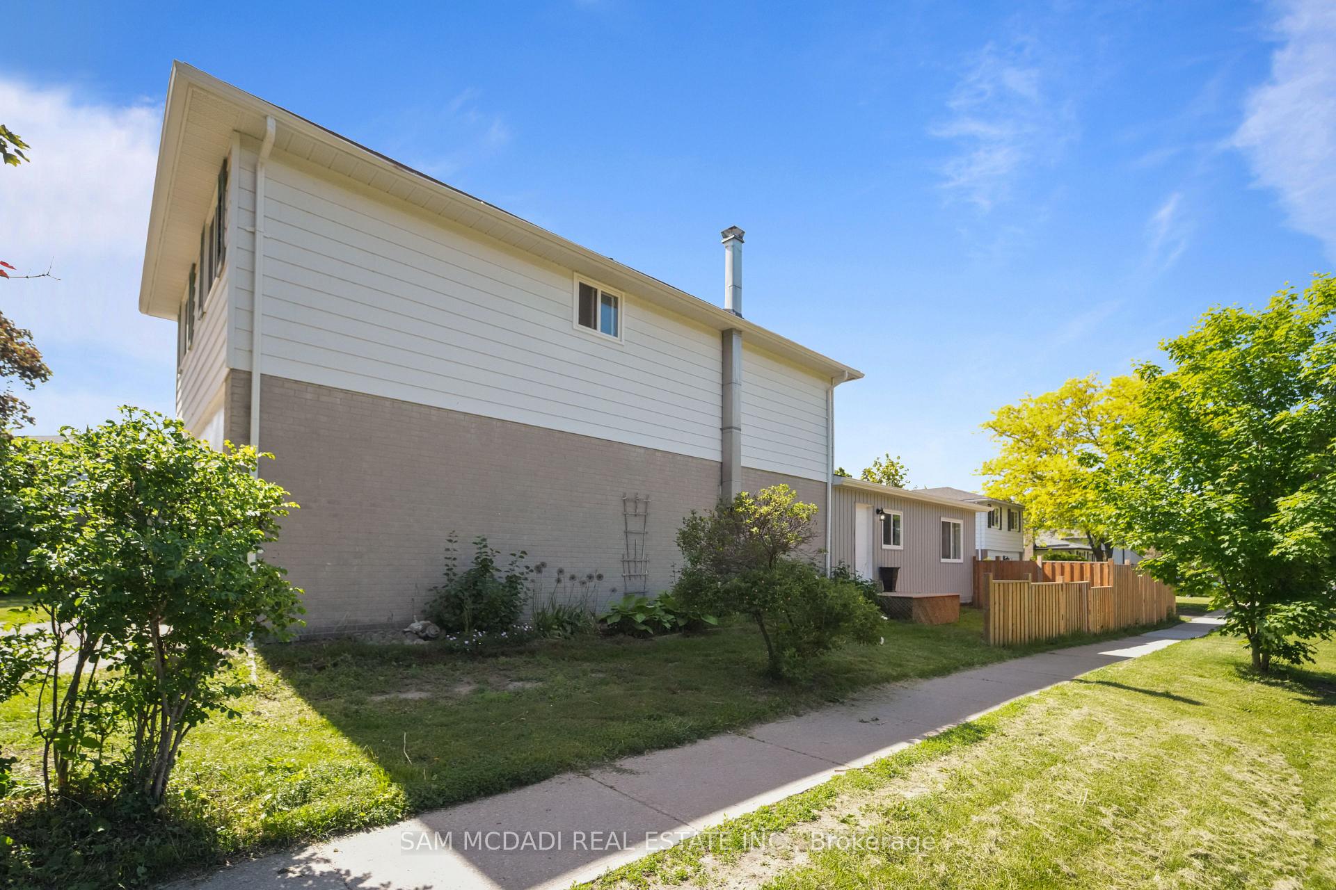 Photo 48 of 70 Briar Road, Barrie, Allandale Heights — HOMEH