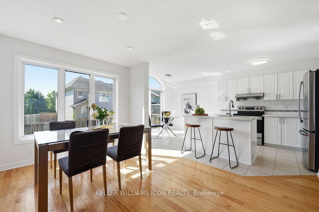 Photo 11 of 102 Garrity Crescent, Ottawa, Barrhaven - Strandherd — HOMEH