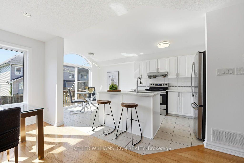 Photo 14 of 102 Garrity Crescent, Ottawa, Barrhaven - Strandherd — HOMEH