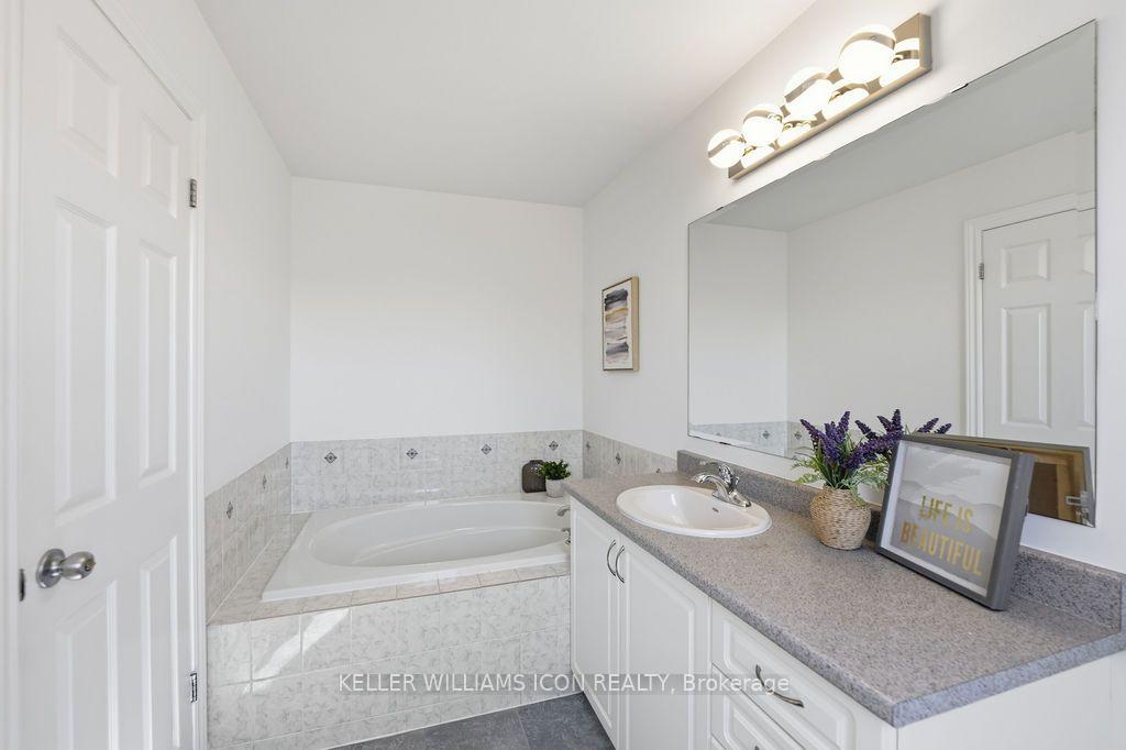 Photo 29 of 102 Garrity Crescent, Ottawa, Barrhaven - Strandherd — HOMEH