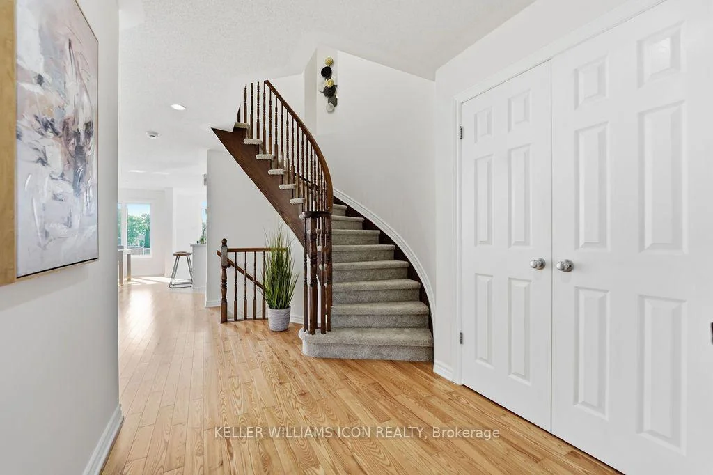 Photo 7 of 102 Garrity Crescent, Ottawa, Barrhaven - Strandherd — HOMEH