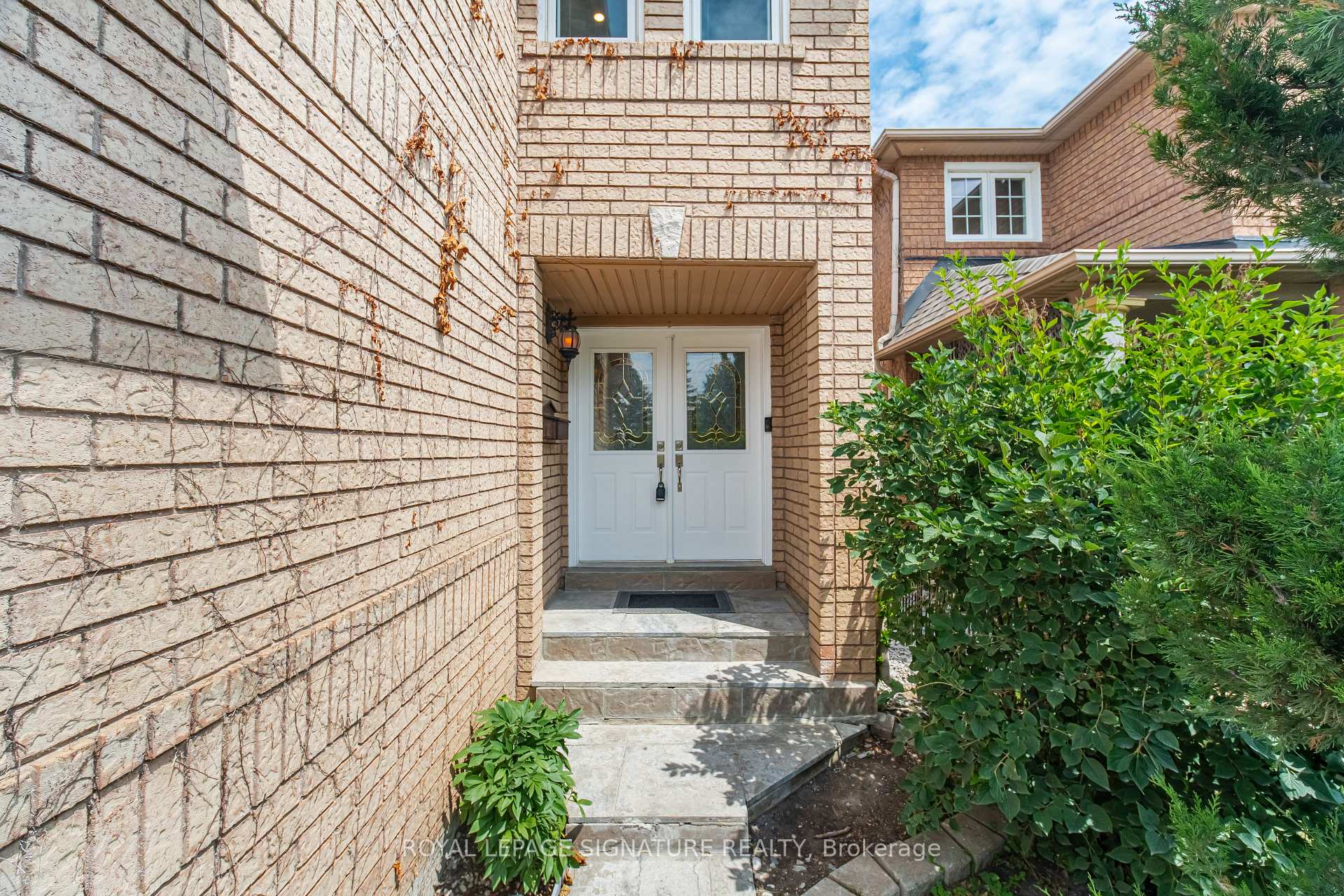 Photo 5 of 6545 Sapling Trail, Mississauga, Lisgar — HOMEH