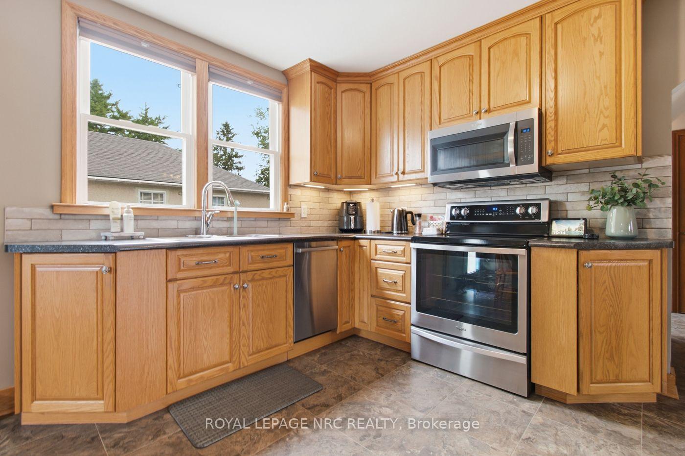 Photo 14 of 23 Clare Avenue, Port Colborne, Sugarloaf — HOMEH