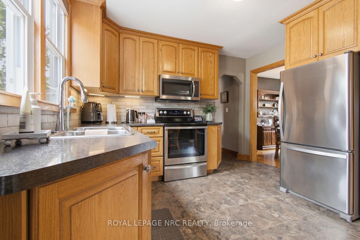 Photo 16 of 23 Clare Avenue, Port Colborne, Sugarloaf — HOMEH