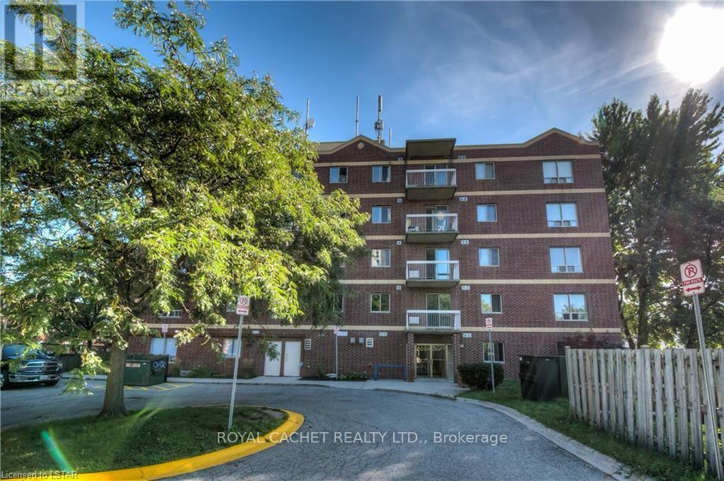 Photo of Unit 405, 626 First Street
