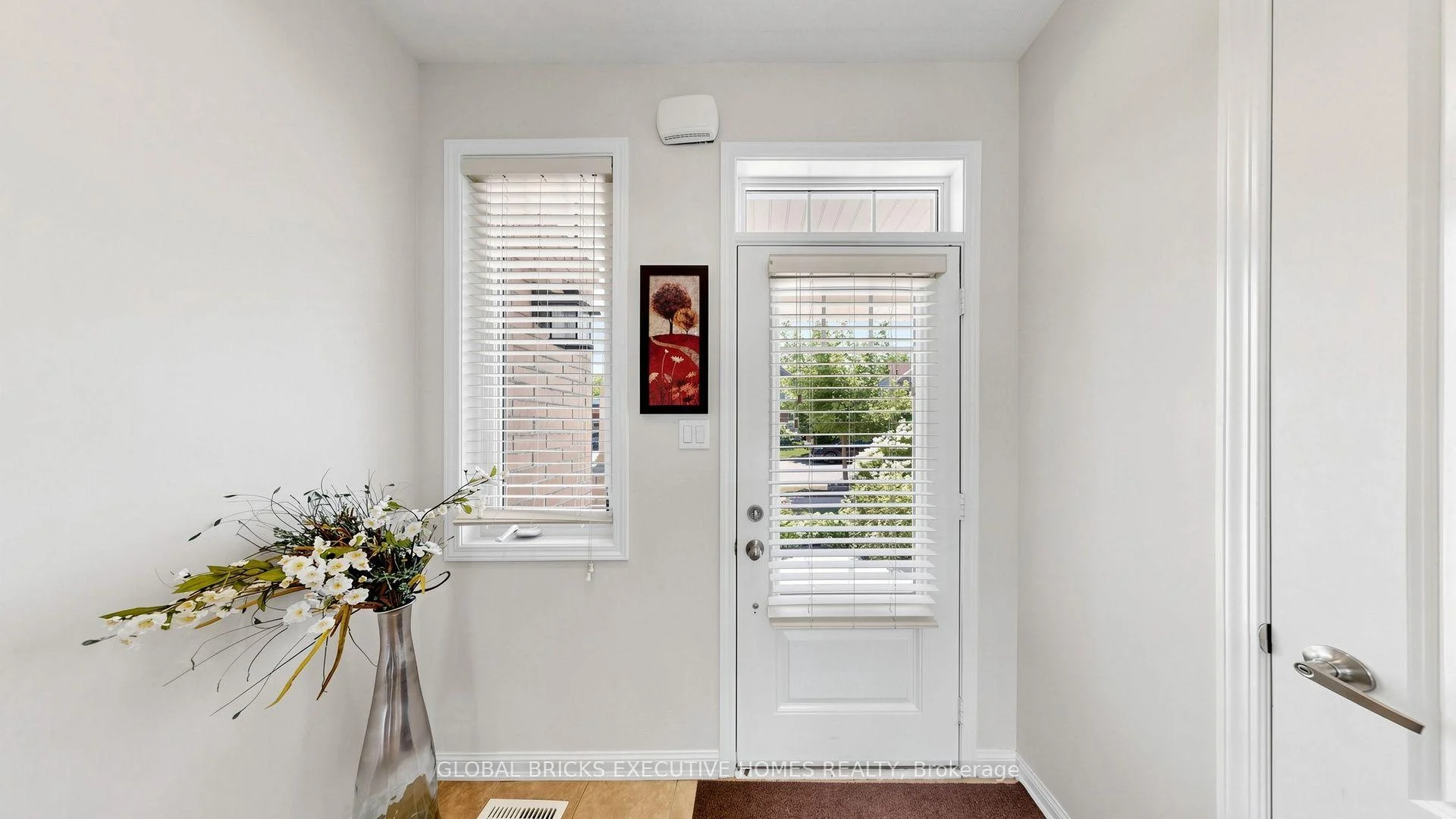Photo 2 of 381 Gosford Crescent, Milton, Willmott — HOMEH