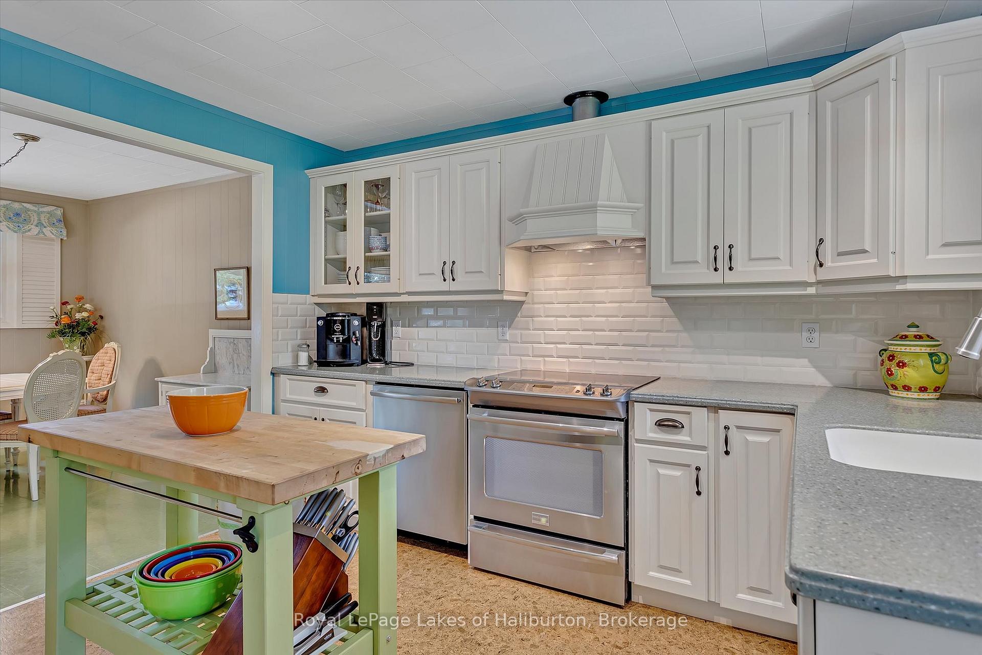 Photo 10 of 1093 Lamar Drive, Algonquin Highlands, Stanhope — HOMEH