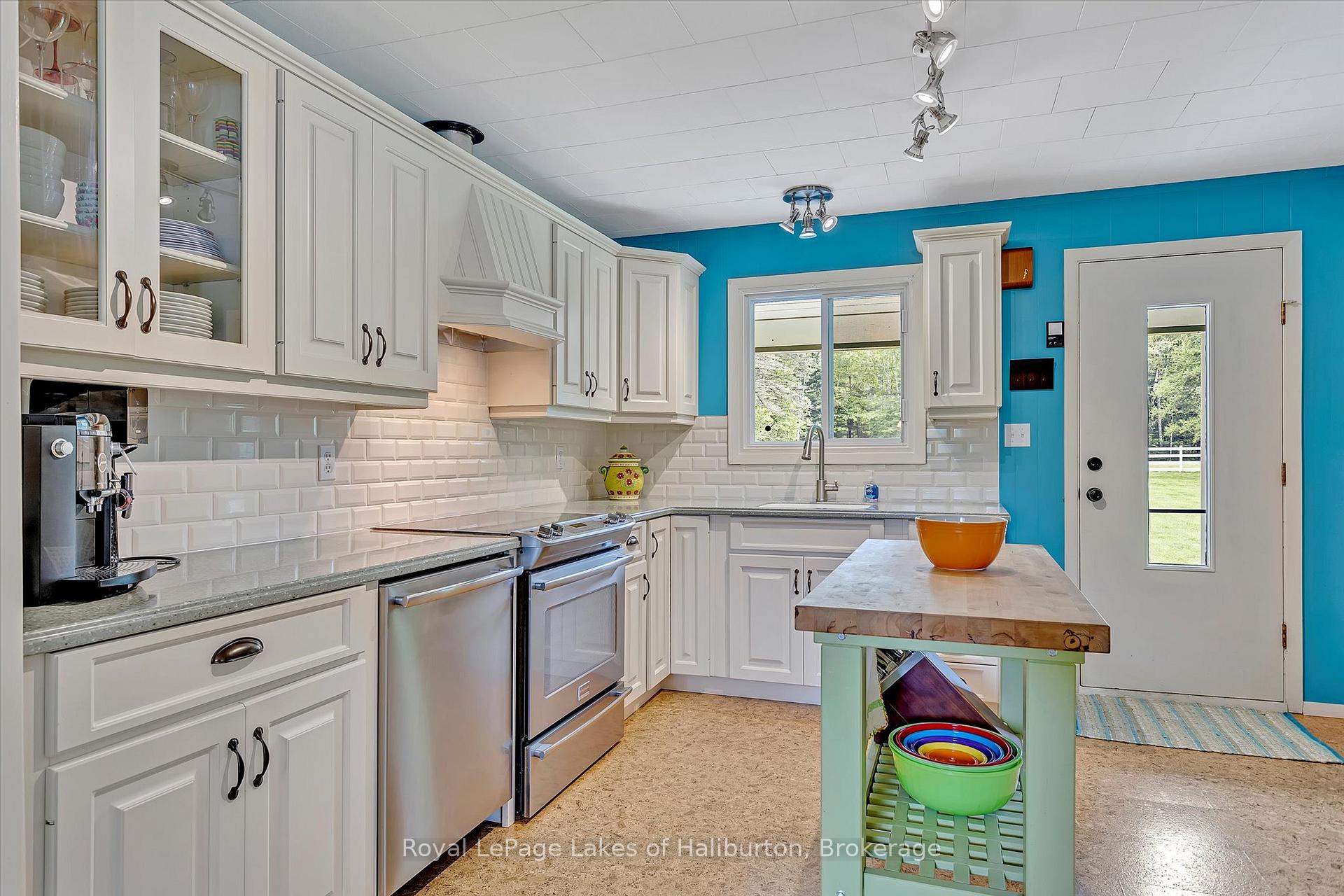 Photo 16 of 1093 Lamar Drive, Algonquin Highlands, Stanhope — HOMEH