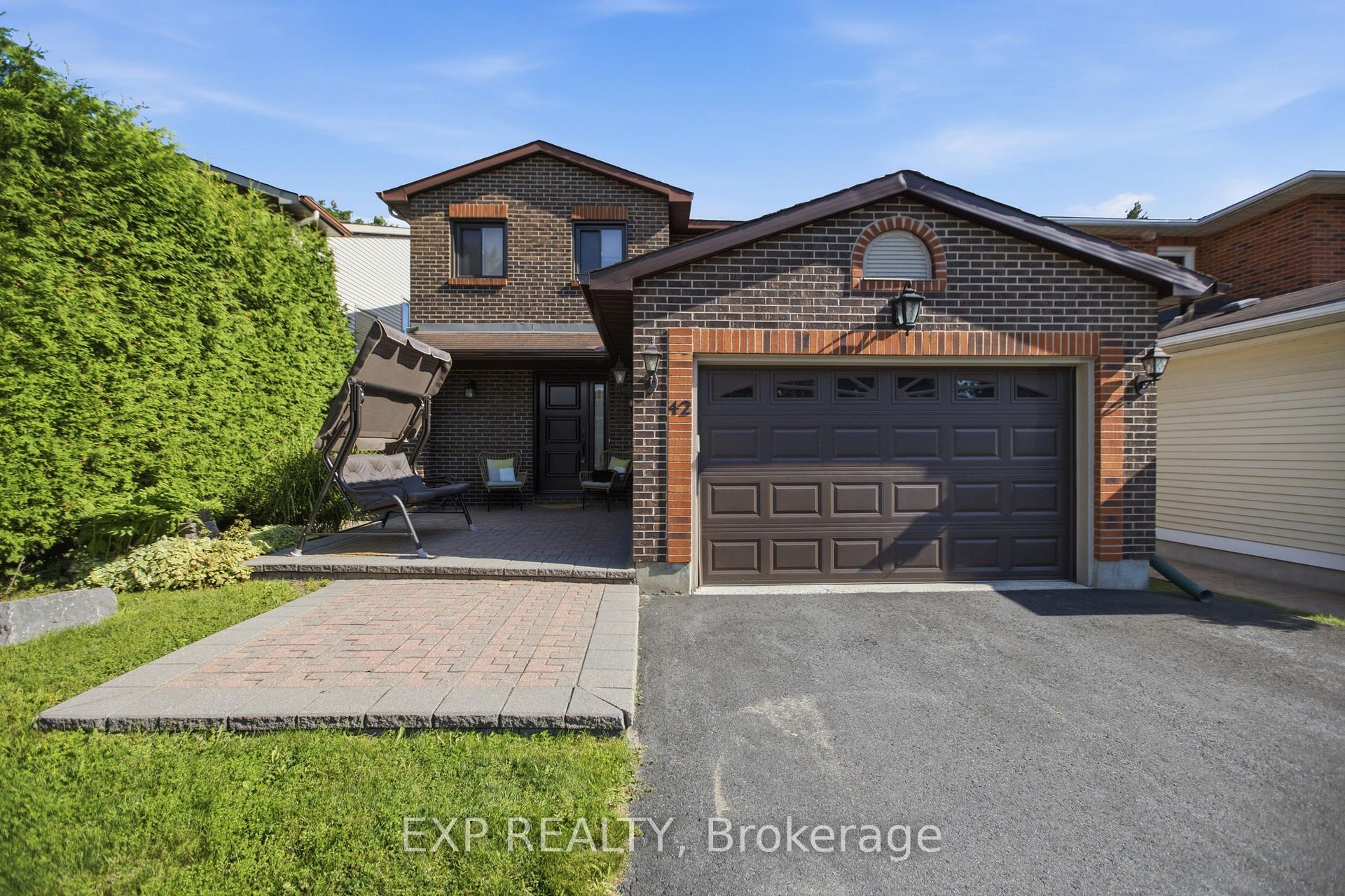 Photo 2 of 42 Valley Ridge Street, Ottawa, Borden Farm/Stewart Farm/Carleton Heights/Parkwood Hills — HOMEH